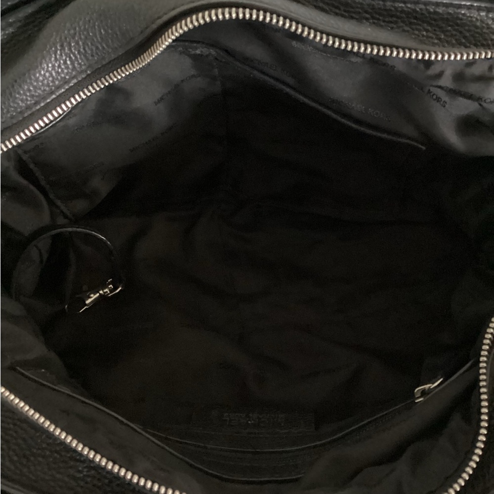 Michael Kors Astor Black Shoulder Bag - Picture 6 of 10
